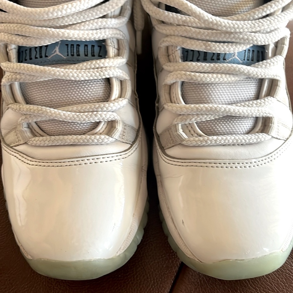 Jordan 11 low legend blue
